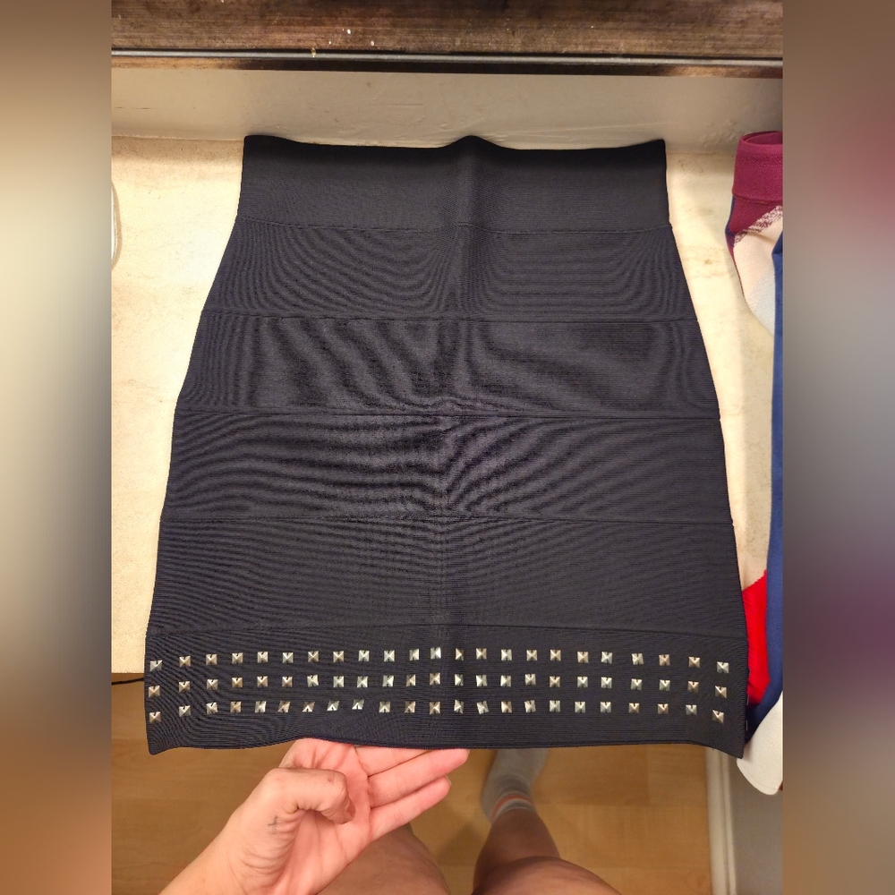 BCBGMaxAzria Black Studded Pencil Skirt Sz M